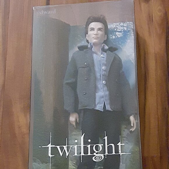2 Barbie collection Pink Label Twilight dolls---Edward and Bella - Picture 2 of 6